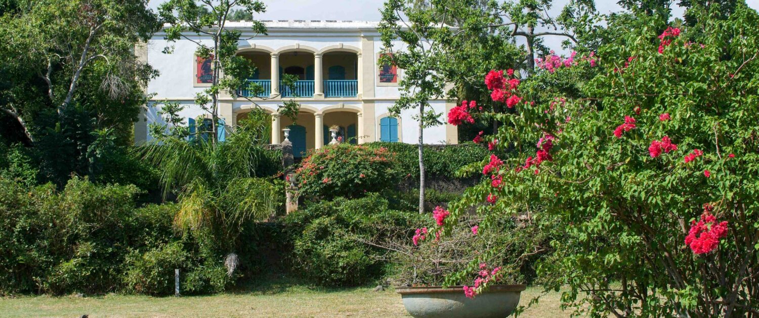 Visitez le musée de Villèle à Saint-Gilles les Bains avec Keylodge, expert des locations saisonnières à la Réunion
