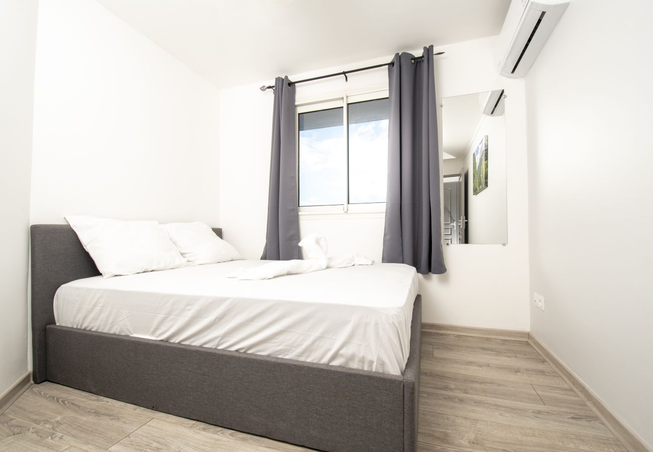 Apartment in Sainte-Clotilde - T4 - CozyLodge - 70 m2 - Renovated - 10 mn from Saint-Denis airport