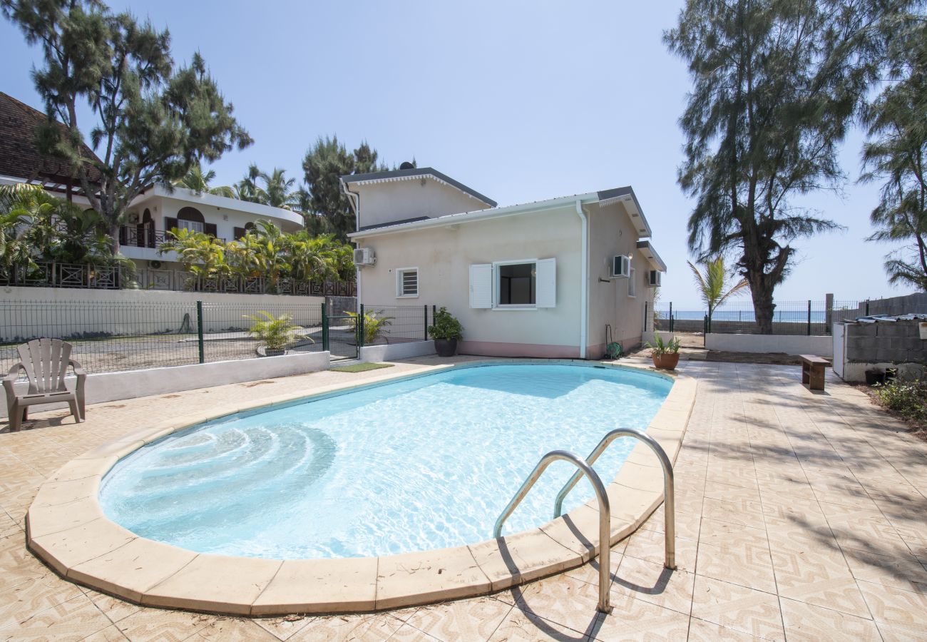 Villa in Saint-Gilles les Bains - Villa Perroquet 4****, 157 m2, Swimming pool, Direct access to the beach Boucan Canot