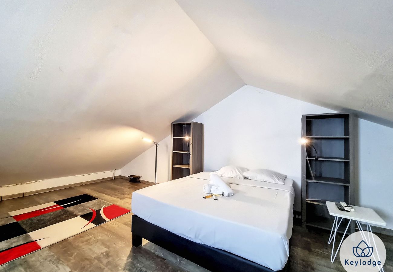 Apartment in Sainte-Clotilde - T2 - Le Corail - Duplex 45m2  - 10 mn airport
