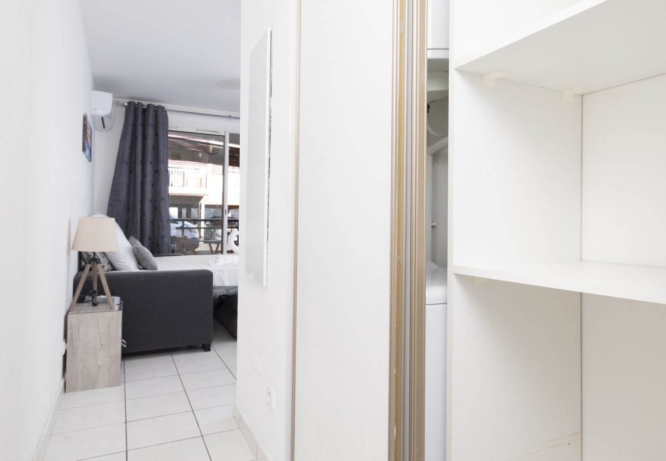 Apartment in Sainte-Clotilde - T1 - RunStudio - 25m2 - 5’ from the Sainte-Clotilde clinic