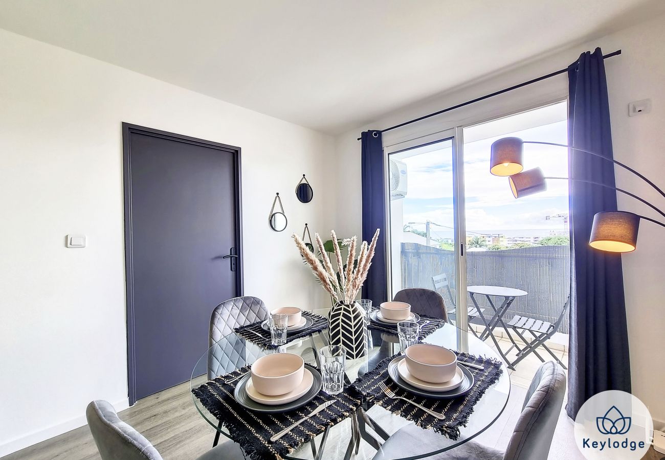 Apartment in Sainte-Clotilde - T2 – Théa – Completely renovated – Sainte-Clotilde