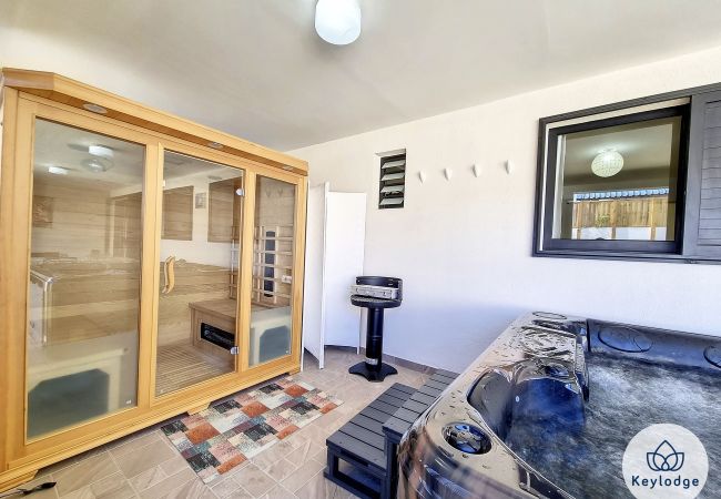 House in LE TAMPON - Villa Marie France – 60 m² – with sauna and jacuzzi in La Plaine des cafres