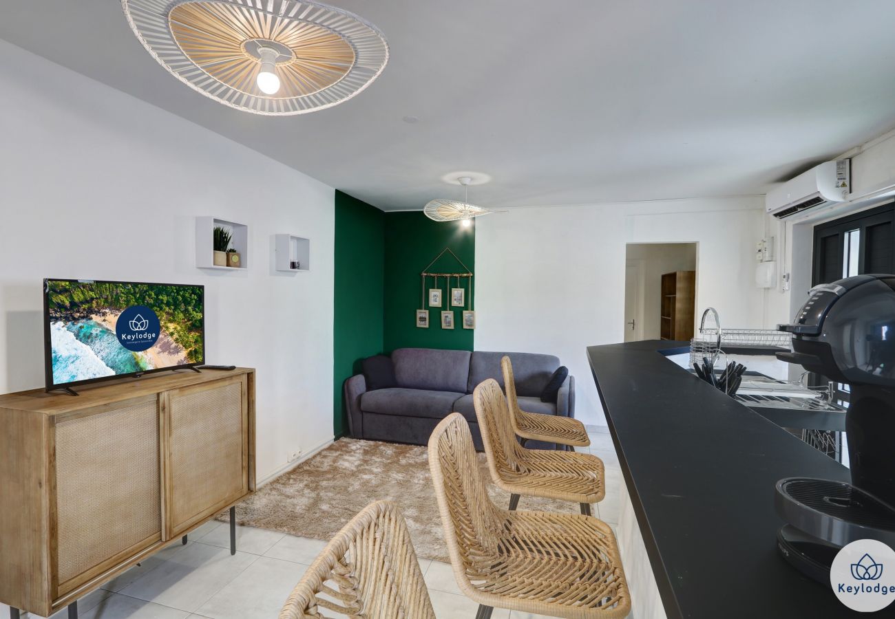Appartement à Saint-Gilles les Bains - T1 bis – Terrasse – 42 m2 – Proche des plages – Saint-Gilles-les-bains