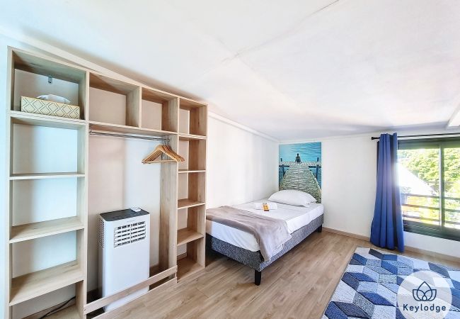 Appartement à ENTRE-DEUX - Corossol – T2 duplex  avec piscine – Entre-Deux